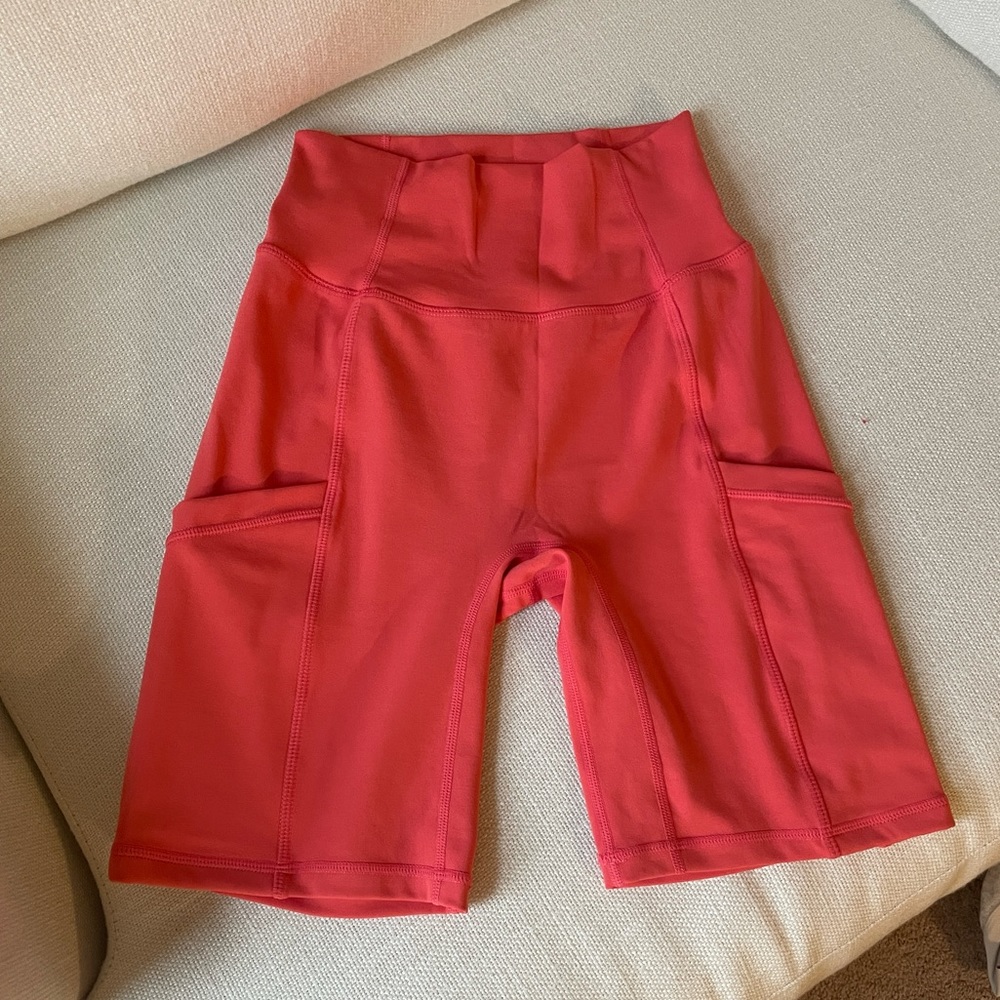 P’tula Yvette Pocket Short: 8"